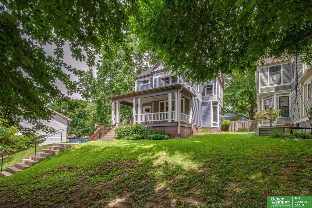 1109 S 33 Street, Omaha, NE 68105