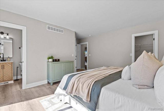 50192 Salisbury, Chesterfield Township, MI 48047