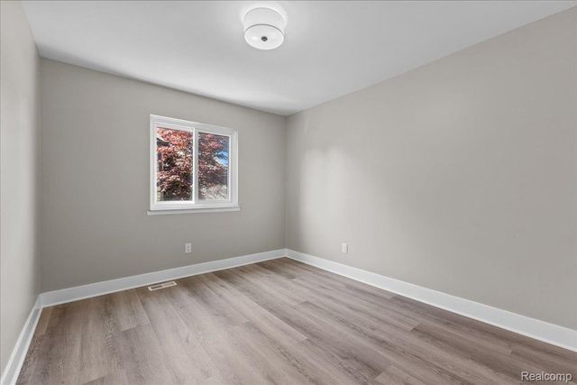 50192 Salisbury, Chesterfield Township, MI 48047