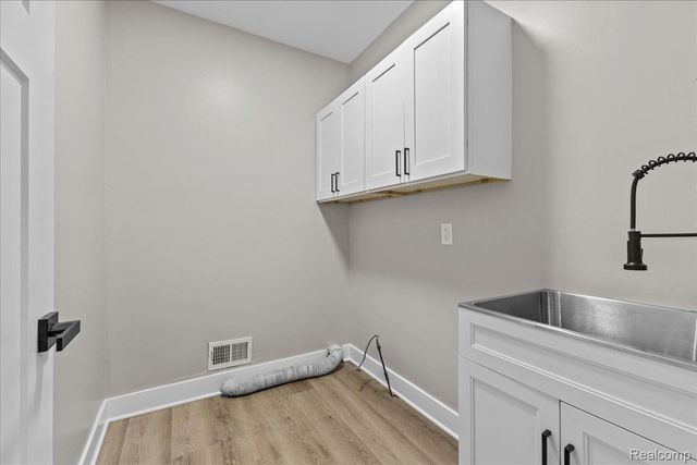 50192 Salisbury, Chesterfield Township, MI 48047
