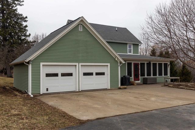 4989 N Ford Road, Scales Mound, IL 61075