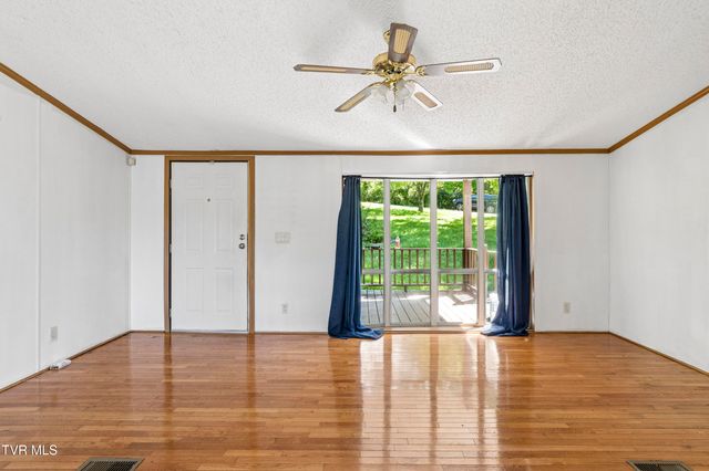 195 Hensley Loop, Jonesborough, TN 37659