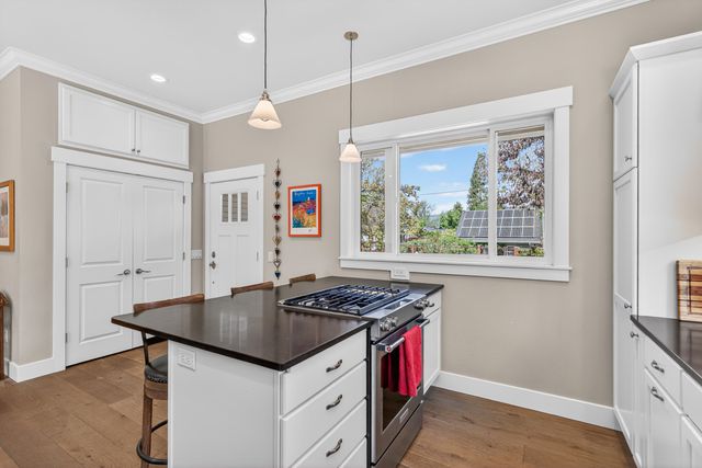 746 C Street, Ashland, OR 97520