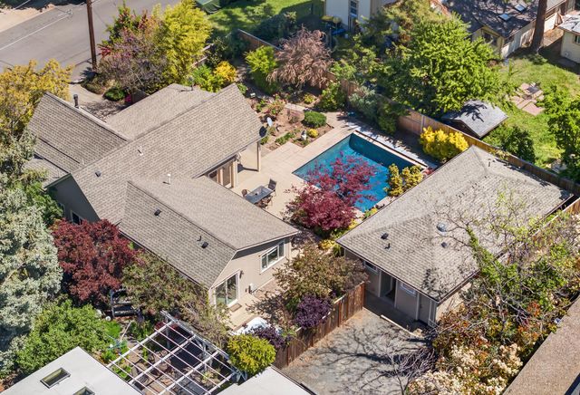 746 C Street, Ashland, OR 97520