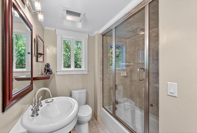 746 C Street, Ashland, OR 97520