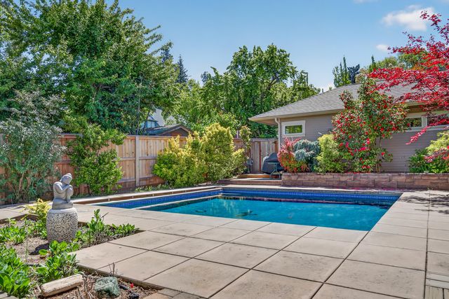 746 C Street, Ashland, OR 97520
