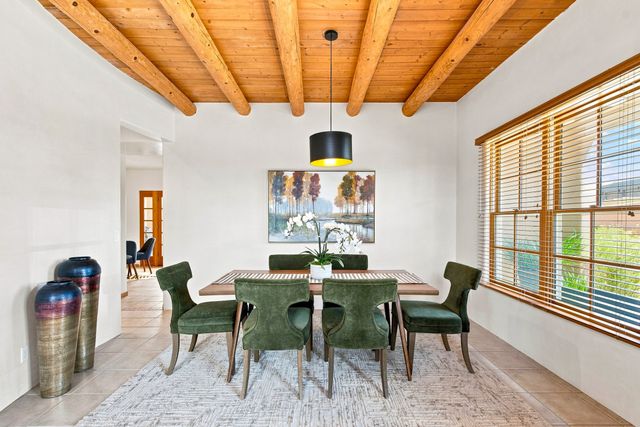 41 E Via Plaza Nueva, Santa Fe, NM 87507