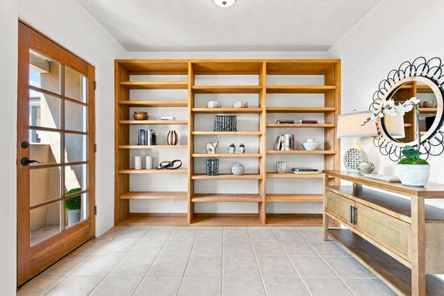 41 E Via Plaza Nueva, Santa Fe, NM 87507