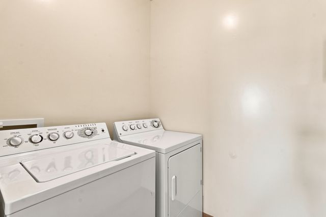 41 E Via Plaza Nueva, Santa Fe, NM 87507