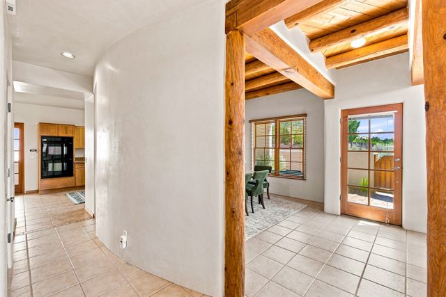 41 E Via Plaza Nueva, Santa Fe, NM 87507
