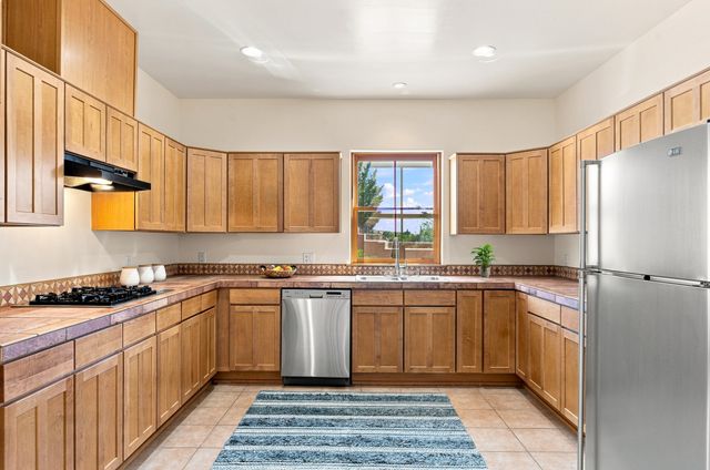 41 E Via Plaza Nueva, Santa Fe, NM 87507