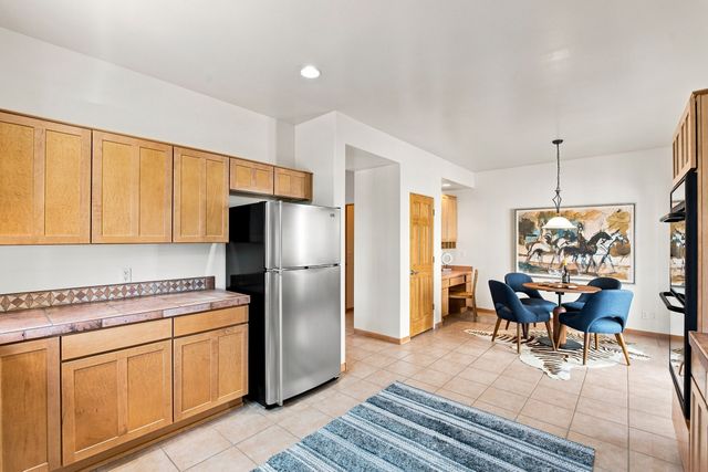 41 E Via Plaza Nueva, Santa Fe, NM 87507