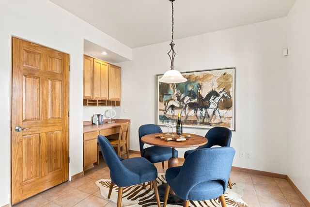 41 E Via Plaza Nueva, Santa Fe, NM 87507
