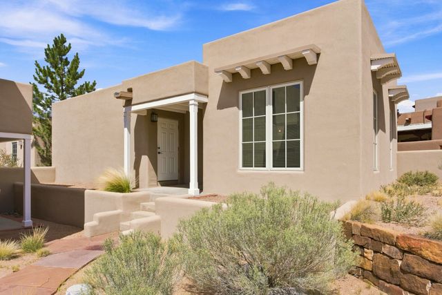41 E Via Plaza Nueva, Santa Fe, NM 87507