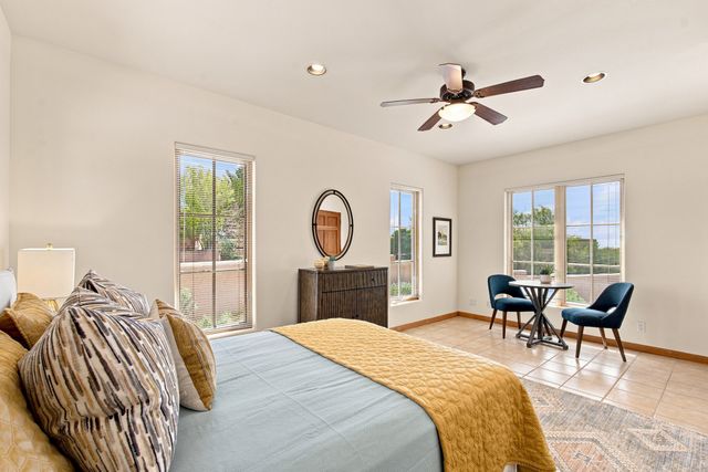 41 E Via Plaza Nueva, Santa Fe, NM 87507