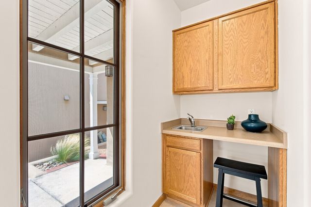 41 E Via Plaza Nueva, Santa Fe, NM 87507