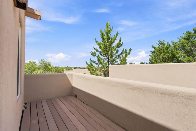 41 E Via Plaza Nueva, Santa Fe, NM 87507