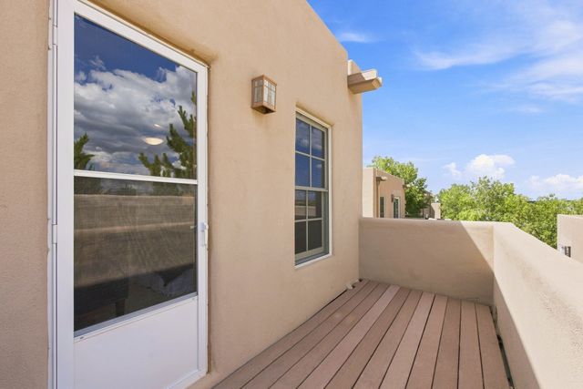 41 E Via Plaza Nueva, Santa Fe, NM 87507