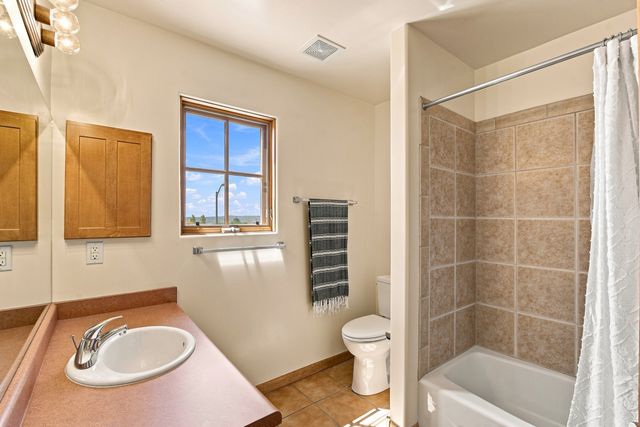 41 E Via Plaza Nueva, Santa Fe, NM 87507