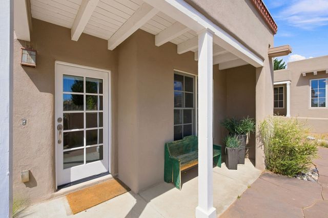 41 E Via Plaza Nueva, Santa Fe, NM 87507
