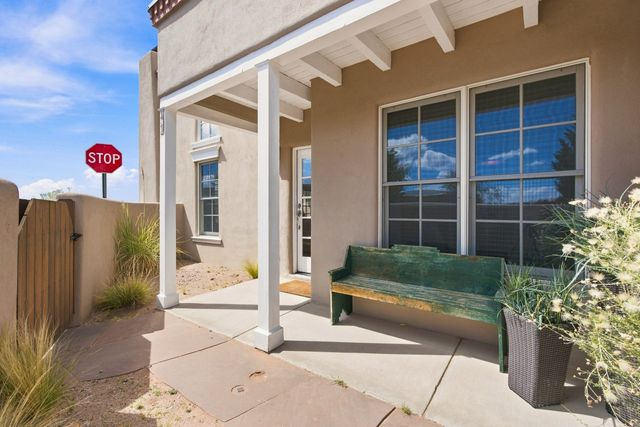 41 E Via Plaza Nueva, Santa Fe, NM 87507