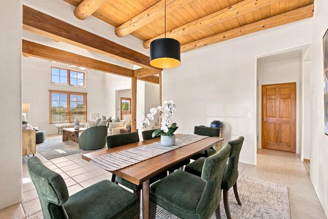 41 E Via Plaza Nueva, Santa Fe, NM 87507