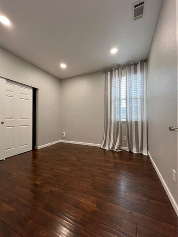 512 SPRUCE Ct, Lincoln, CA 95648