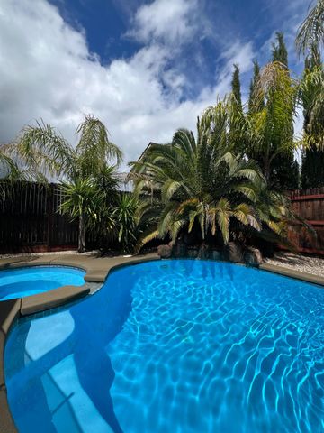 512 SPRUCE Ct, Lincoln, CA 95648