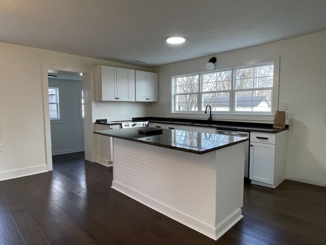 412 Meador Dr, Lafayette, TN 37083