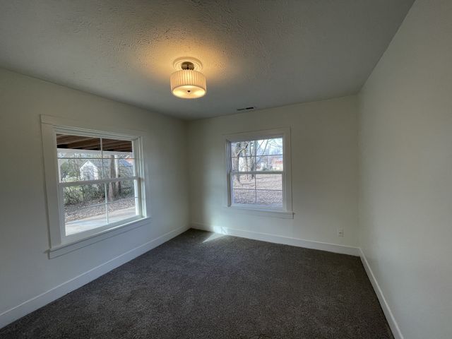 412 Meador Dr, Lafayette, TN 37083