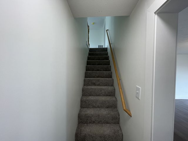 412 Meador Dr, Lafayette, TN 37083