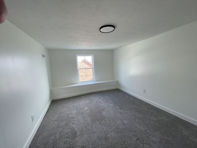 412 Meador Dr, Lafayette, TN 37083