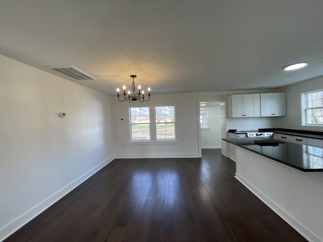 412 Meador Dr, Lafayette, TN 37083