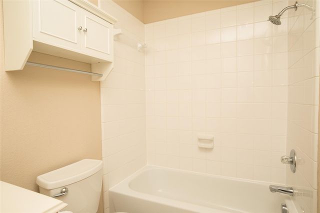 416 Laddingford Ln, League City, TX 77573