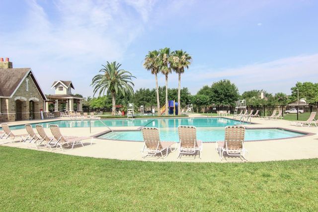 416 Laddingford Ln, League City, TX 77573