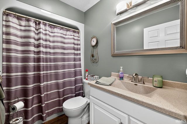 53597 Tara Lane, Elkhart, IN 46514