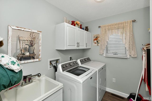 53597 Tara Lane, Elkhart, IN 46514