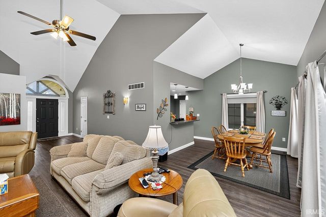 53597 Tara Lane, Elkhart, IN 46514