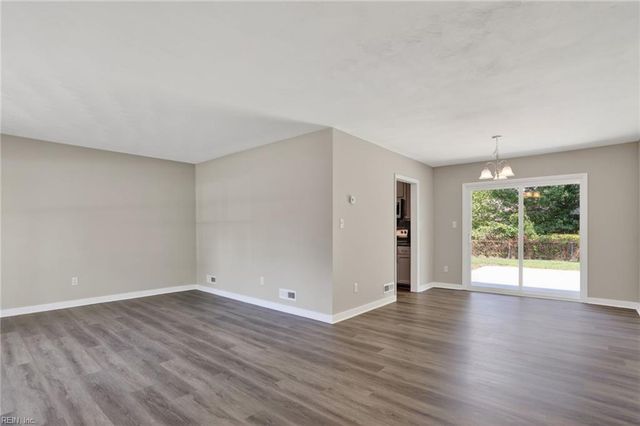 514 Brentwood DR, Newport News, VA 23601