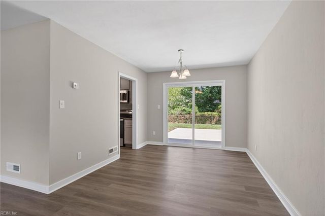 514 Brentwood DR, Newport News, VA 23601