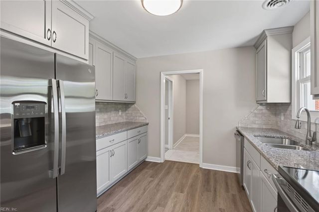 514 Brentwood DR, Newport News, VA 23601