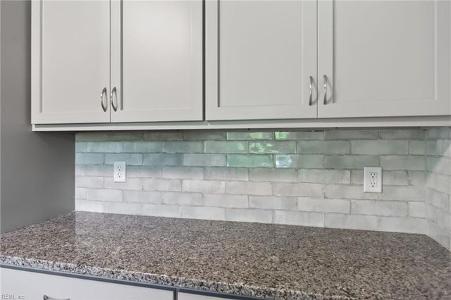 514 Brentwood DR, Newport News, VA 23601