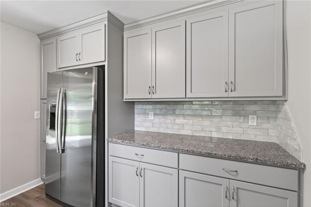 514 Brentwood DR, Newport News, VA 23601