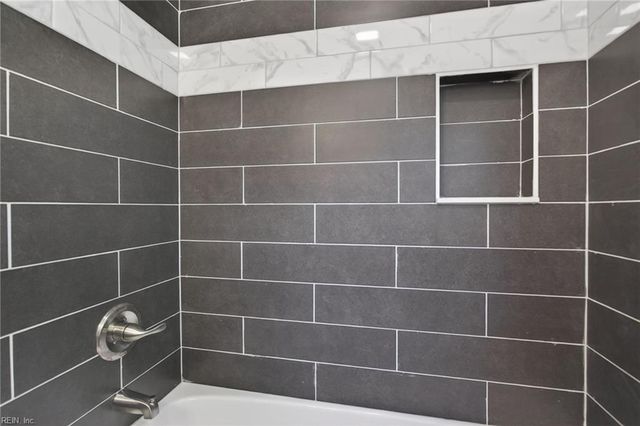 514 Brentwood DR, Newport News, VA 23601