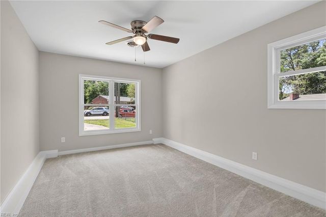514 Brentwood DR, Newport News, VA 23601