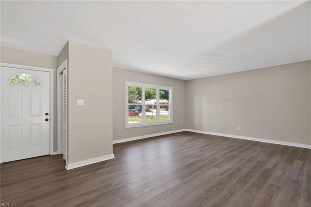 514 Brentwood DR, Newport News, VA 23601