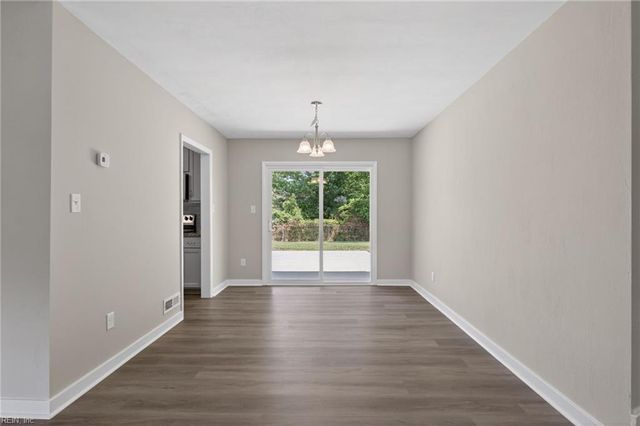 514 Brentwood DR, Newport News, VA 23601