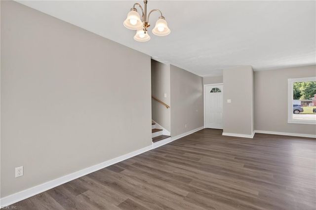 514 Brentwood DR, Newport News, VA 23601