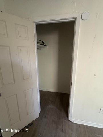 2806 Tara Road, Jackson, MS 39212