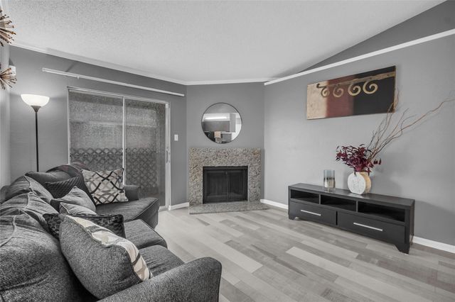 3770 Lovers Wood Lane 810, Houston, TX 77014